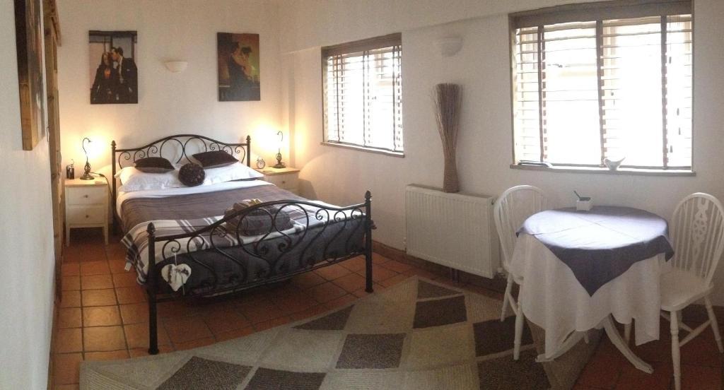 Tanglewood Gatwick Bed & Breakfast 4*